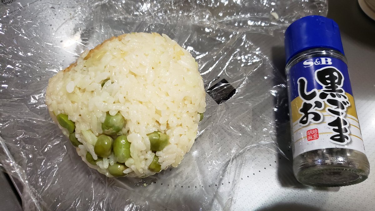 tsumirare's tweet photo. 自力で炊いた！！！
炊いた米、うまい https://t.co/479vw6mw1U