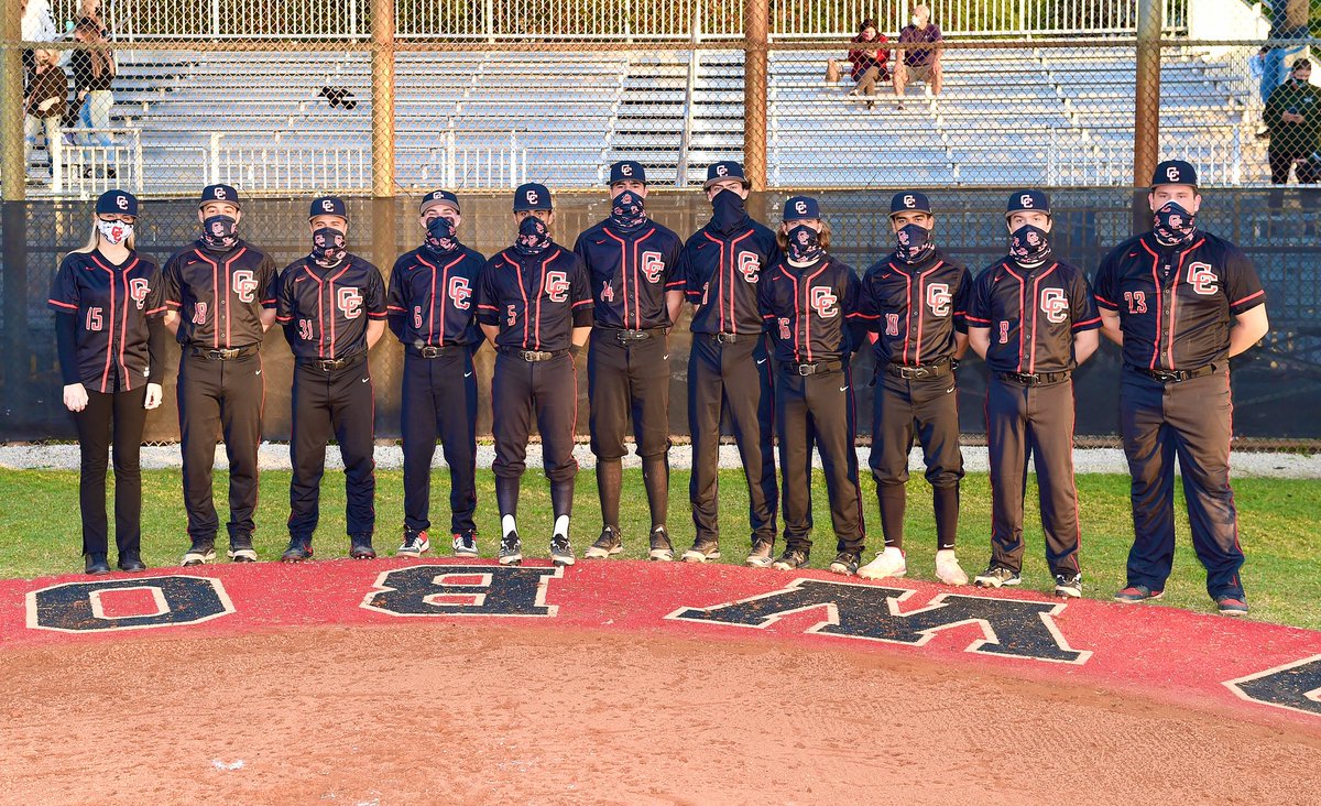 VeraPerkovic_'s tweet photo. Congrats to our Cowboy Baseball⚾️Seniors!We are so proud of you and wish you all the best! Great Senior night as Cowboys win over Pine Crest 7-5! 
Thank you for honoring me with, and coaching me through, my very first pitch ❤️So fun! 
#ProudPrincipal #CowboyPride
@CCHSFLBASEBALL https://t.co/e3xO0Ma9h4