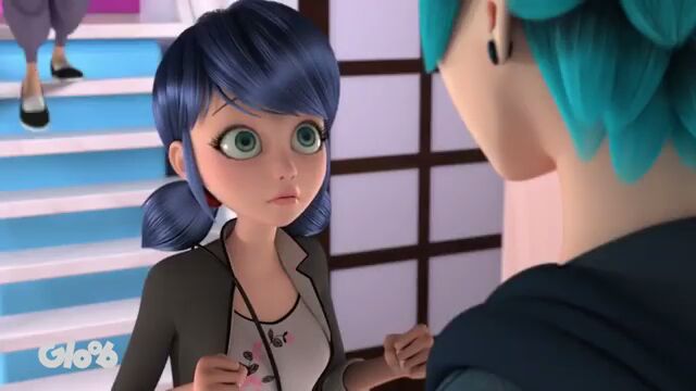 chatnoirplagg's tweet photo. 🚨Spoiler de la temporada 4🚨
-Luka y Marinette llamándose.
- Marinette tiene las fotos de Adrien aún.
- Luka está en la casa de Marinette con su padres.
- Luka y Marinette viendo una película.
- Luka y Marinette dando su primer beso "aunque aún no se sabe" 😜 
Gracias a 🌏Gloob https://t.co/EnX3UGHWCz
