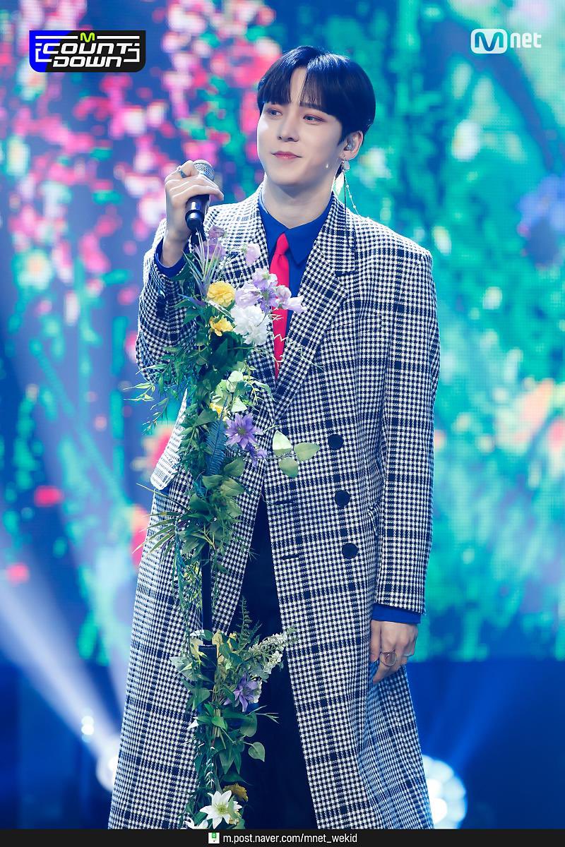 atozpowerism's tweet photo. Today my mom sat down on my bed and went over @ATEEZofficial diary version of #FEVER_Part2 and she said she liked Yunho the most followed by Yeosang and my YunSang biased heart felt complete 🥺 ilysm mum ❤️ https://t.co/htvO9nGeIR