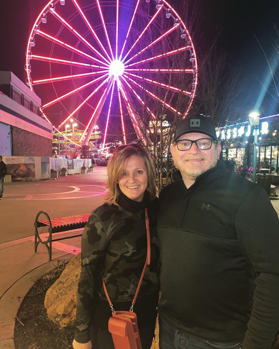 autobryan's tweet photo. Since most of Spring Break will be filled with practices, we snuck away for 36 hours. Love spending time with my people #teamobryan #happymama https://t.co/8Hn5akHDjq