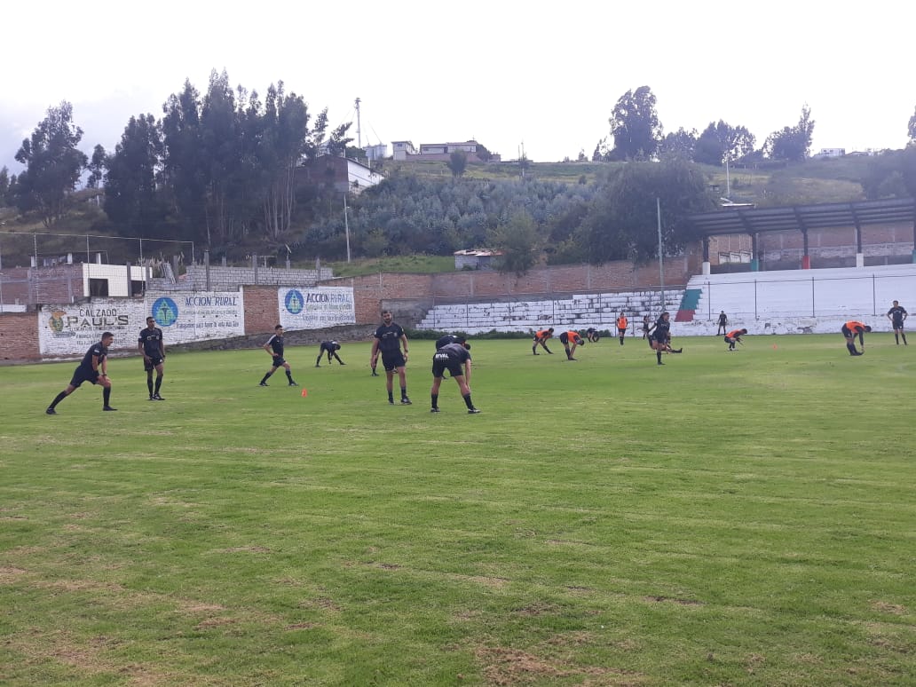 arbitrosec's tweet photo. 🔝 Sesión de trabajo con Árbitros de primera categoría en el centro del País🇪🇨

📍Tungurahua

📝Técnico y físico

☑Departamento técnico de Arbitraje

🏃‍♂️🏃‍♀️💯🚀

#buscandolaexcelencia https://t.co/JqYXynr4Q2