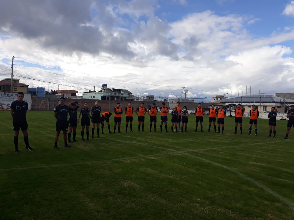 arbitrosec's tweet photo. 🔝 Sesión de trabajo con Árbitros de primera categoría en el centro del País🇪🇨

📍Tungurahua

📝Técnico y físico

☑Departamento técnico de Arbitraje

🏃‍♂️🏃‍♀️💯🚀

#buscandolaexcelencia https://t.co/JqYXynr4Q2