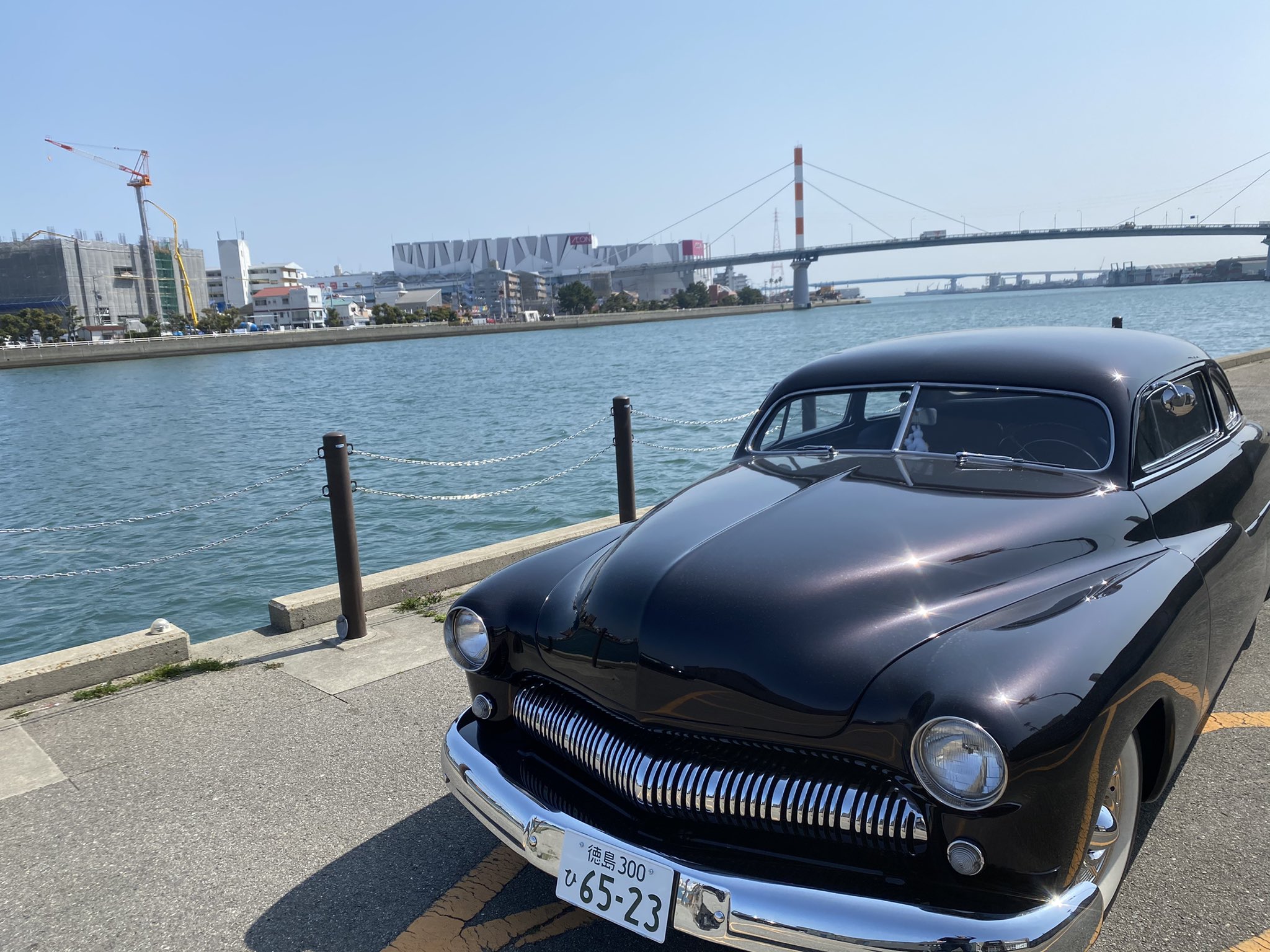 Tmunomis この車って 映画 コブラ で 主人公のマリオ コブレッティーが乗ってた車かな 因みに スターローンが主演の映画です Twitter