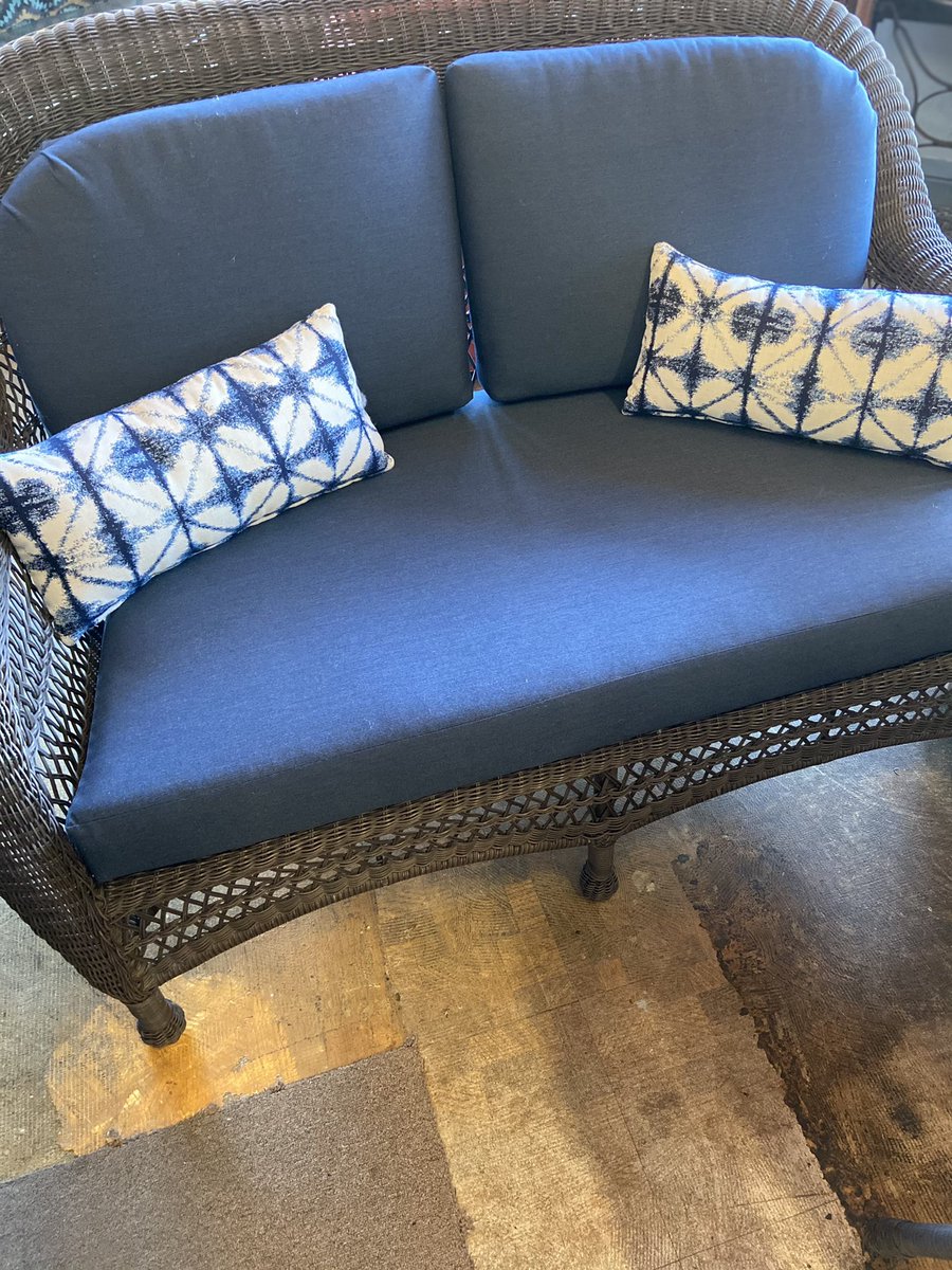 KZI_AZ's tweet image. Custom outdoor cushions! It is outdoor living time ARIZONA! #kziaz #sunbrella  #outdoorliving