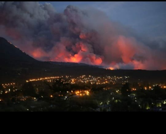 Intibonomo's tweet photo. El Bolsón. 

La situación es dramática. https://t.co/q9ZJm60WCX