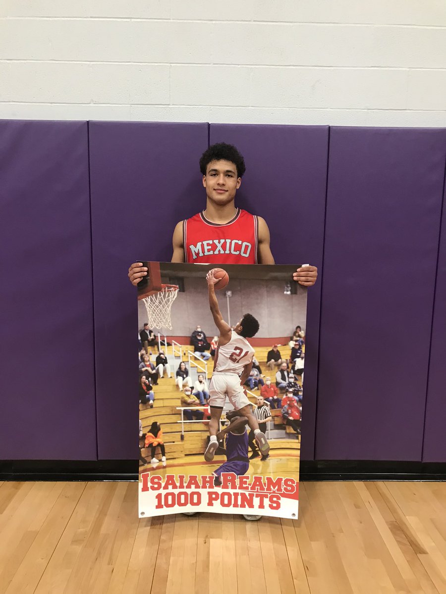 MidMoElite's tweet photo. Congratulations to Isaiah Reams on scoring his 1000th career point!
#midmoelite https://t.co/iZFrUy5iKX