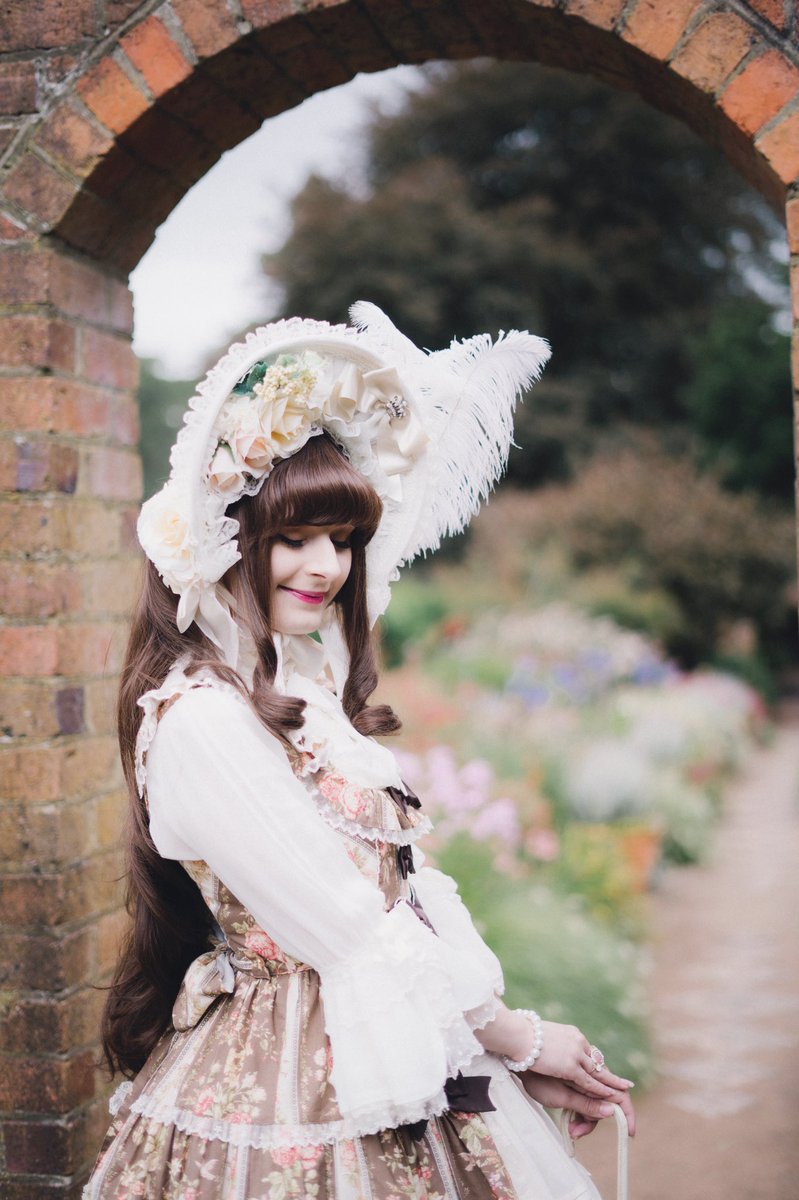 Bonniviwii's tweet photo. Rococo afternoon~ 🌸
Photography by the wonderful @pixelbaophoto !! ☺️
~
#Lolitafashion #classiclolita #eglcommunity #ロリータファッション #angelicpretty https://t.co/64Gkwlusm0