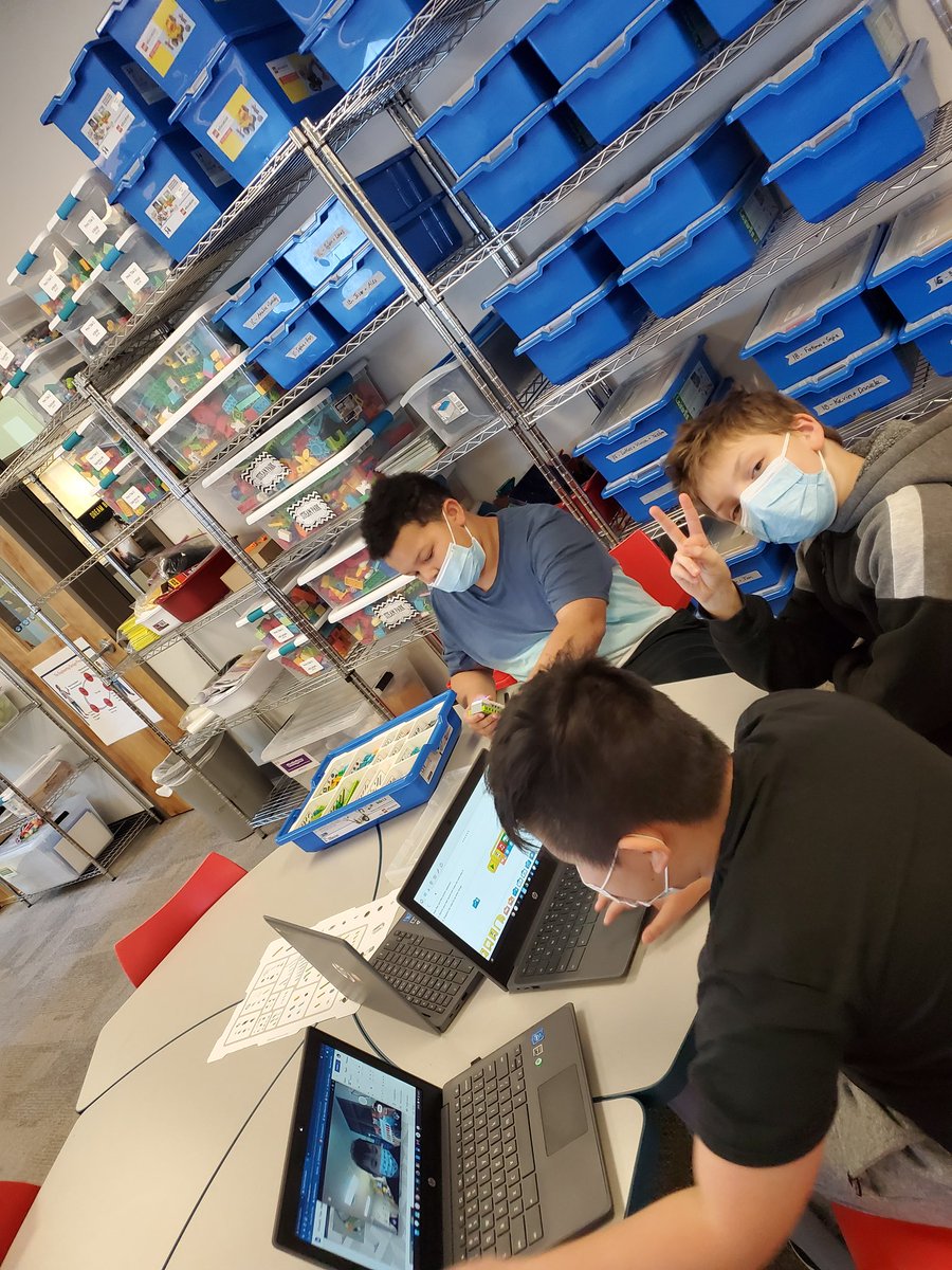 tranq084's tweet photo. Engaged, self-motivated, and teamwork...our kids @BlantonBulldogs are showing growth everyday. So proud of their hard work #TogetherWeCan #BlantonSTEM @triciabadillo https://t.co/KAahpvic3P