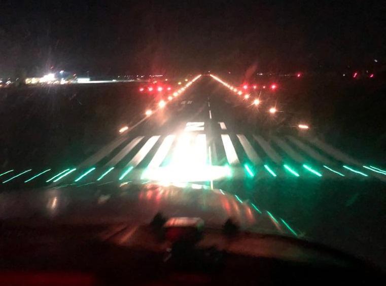 La Guardia Civil investiga deslumbramientos con punteros láser en los vuelos nocturnos del aeropuerto dlvr.it/RvK6MD