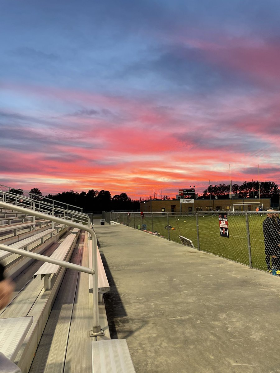 It was a beautiful night for a RHHS win! <a href="/RHHS_Soccer/">RHHS Soccer</a> ⚽️