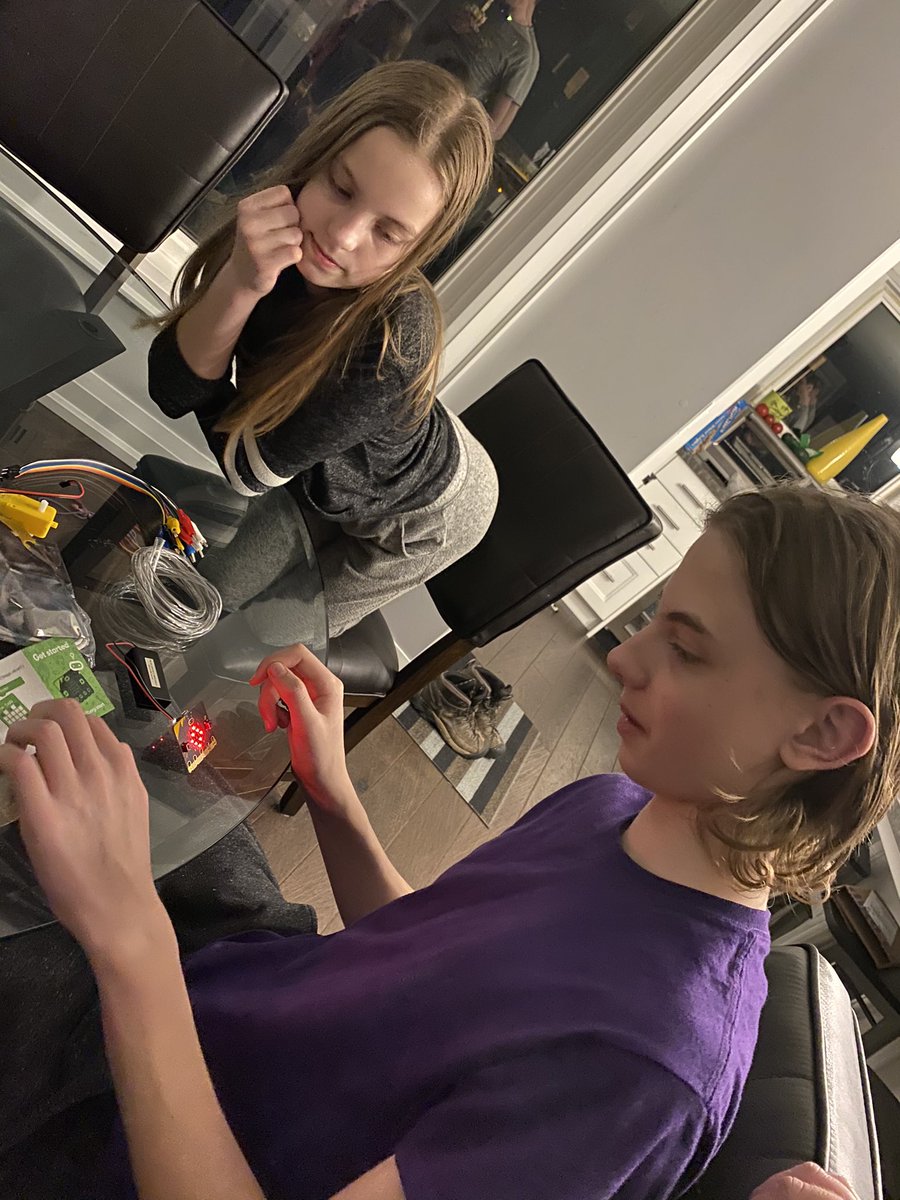 MmeMcIntosh's tweet image. SO EXCITED! My #ClimateActionKit arrived today. I had my 4 kids hovering as I opened the boxes and then my son literally took the @microbit_edu out of my hands to play! Looking forward to testing it out myself and super pumped to participate in @InkSmith3D PD session 2 next week!