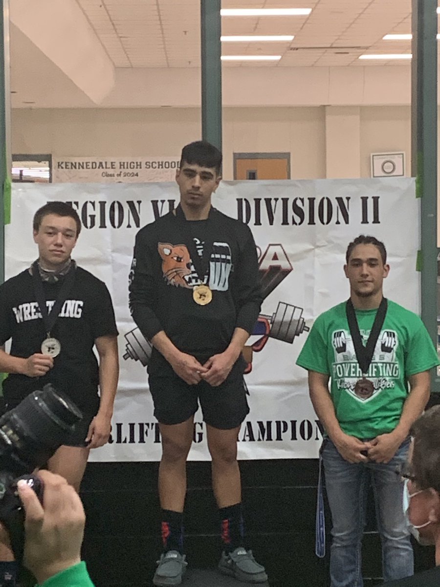 CoachPerez44's tweet photo. Super proud of these two young men for competing their tails off today at regionals @jacob_scott77 with a personal best 1505 total 4th place finish, and @edwin_rod23 with a 1st place finish and a trip to Abilene to compete at the state meet! https://t.co/fYvejXxLDB