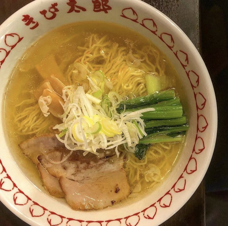NAGANO_gourmet's tweet photo. 「吟屋食堂」
ラーメン食〜べたい🍜
ということで、「TKM(たまごかけ麺)」と「鶏そば」をペロリ😋
出汁と一緒に食べる卵と麺は〆にはピッタリ‼️
#長野駅 #ランチ #ディナー
#ラーメン #〆 #グルメ #卵
#食べるの好きな人と繋がりたい
#nagano #lunch #diner #ramen #noodles #gourmet #tkg #raice https://t.co/aFiWlBfx4S