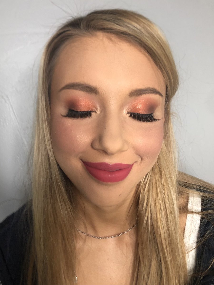 makeupbyhalie's tweet photo. Glam Time 🤩✨ https://t.co/tzAifAoryo