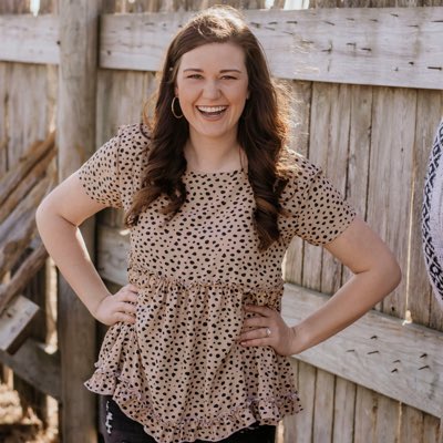 belle_schultz4's tweet photo. 🛒: Goldenrod Clothing Boutique
📸: @AnnaJunck3 #NewProfilePic https://t.co/46XLx88TIf
