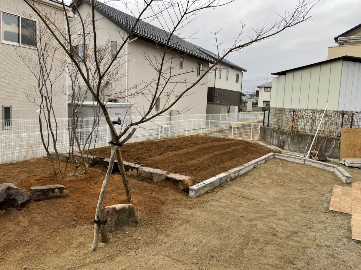 中込造園 A Twitter 庭造り応援 雑木林のお庭 時流は自然をテーマにした庭造り 最近では家庭菜園を取り入れた庭 造りが人気です 当園では野菜作りも行っており 畑づくりも一流です ご自宅に自然をとりいれたお庭と こだわりの家庭菜園を始めませんか