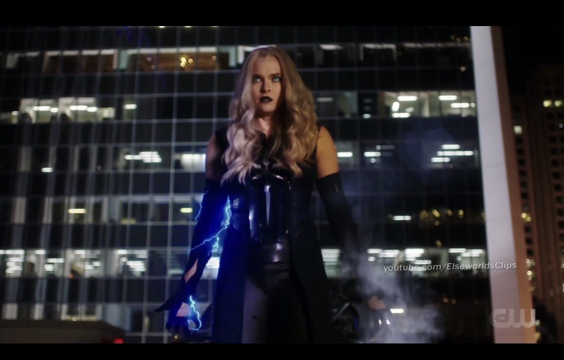 Kam_epic26's tweet photo. I WILL NEVER GOING TO GET OVER THIS IN MY LIFE!!! 😻😻😻😻😻😻😻 #RunFrostRun ❄️⚡️ @dpanabaker https://t.co/u4HvJym76h