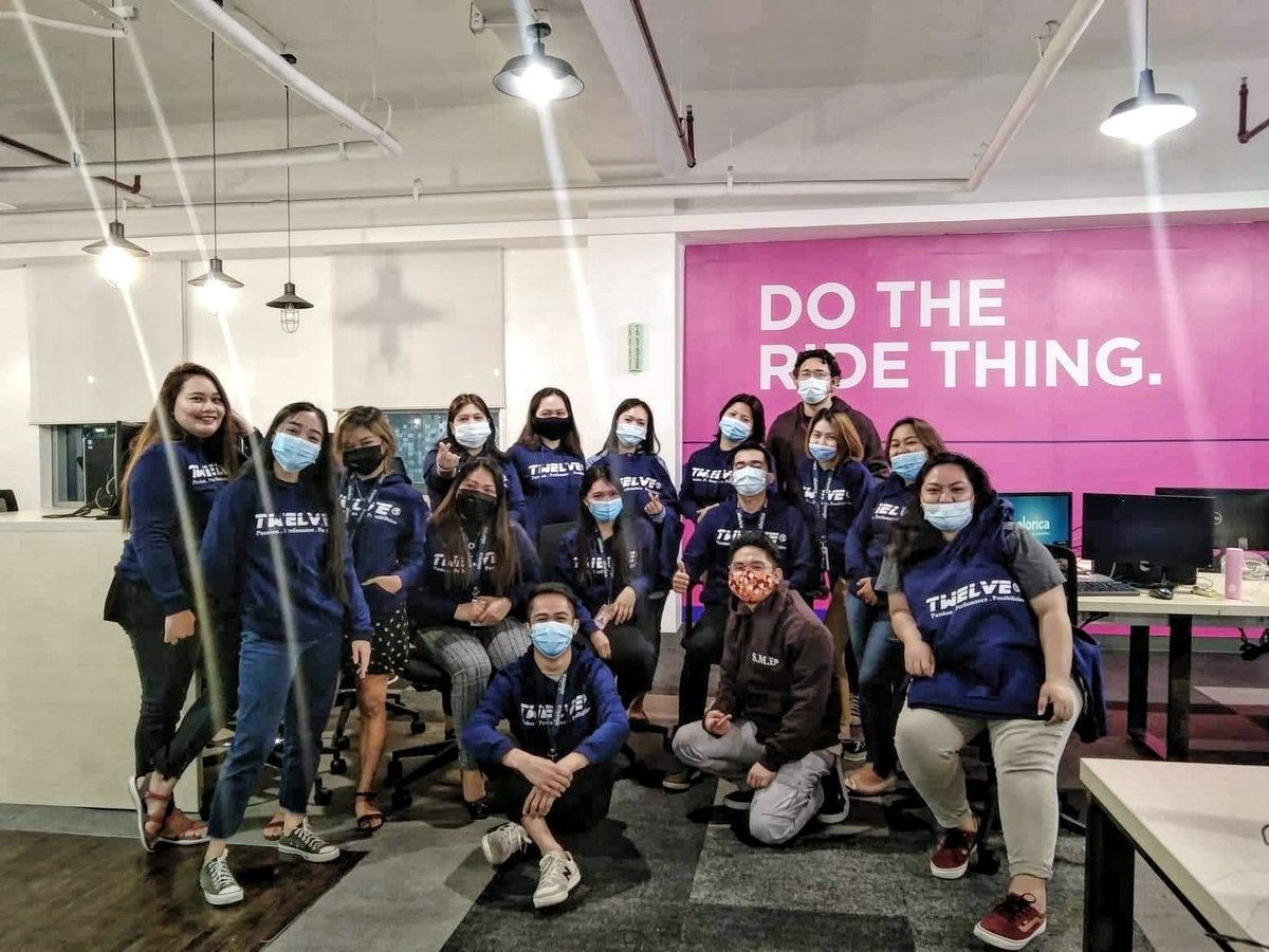 TCEErfe21's tweet photo. Team Kim 💪❤️💪 naabot ra jud ang gipabuhat na jacket. #TK12 #Incomplete https://t.co/U73x2bPqi5