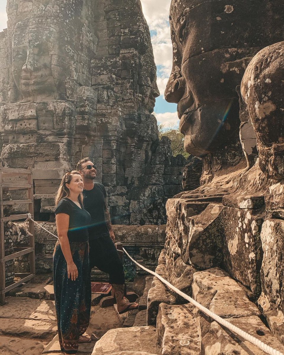 Bayon temple used to have 49 face towers, now only 37 remain. 😍🏰 Have you seen them in person?⁠⠀⁠
.
📸 Photo by @karinalandim (IG)
🌏 siemreap.net/visit/angkor/t…