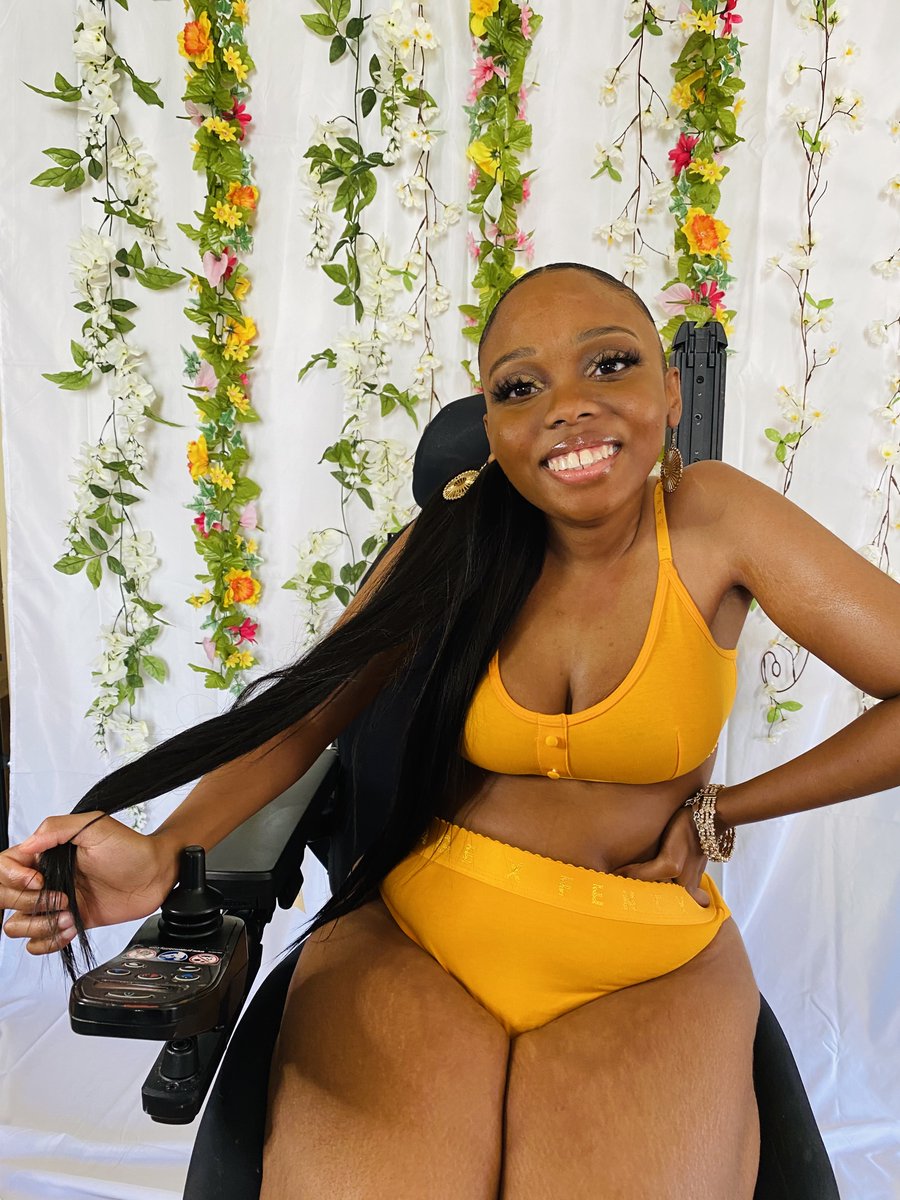 Savage X Fenty by Rihanna tweet media