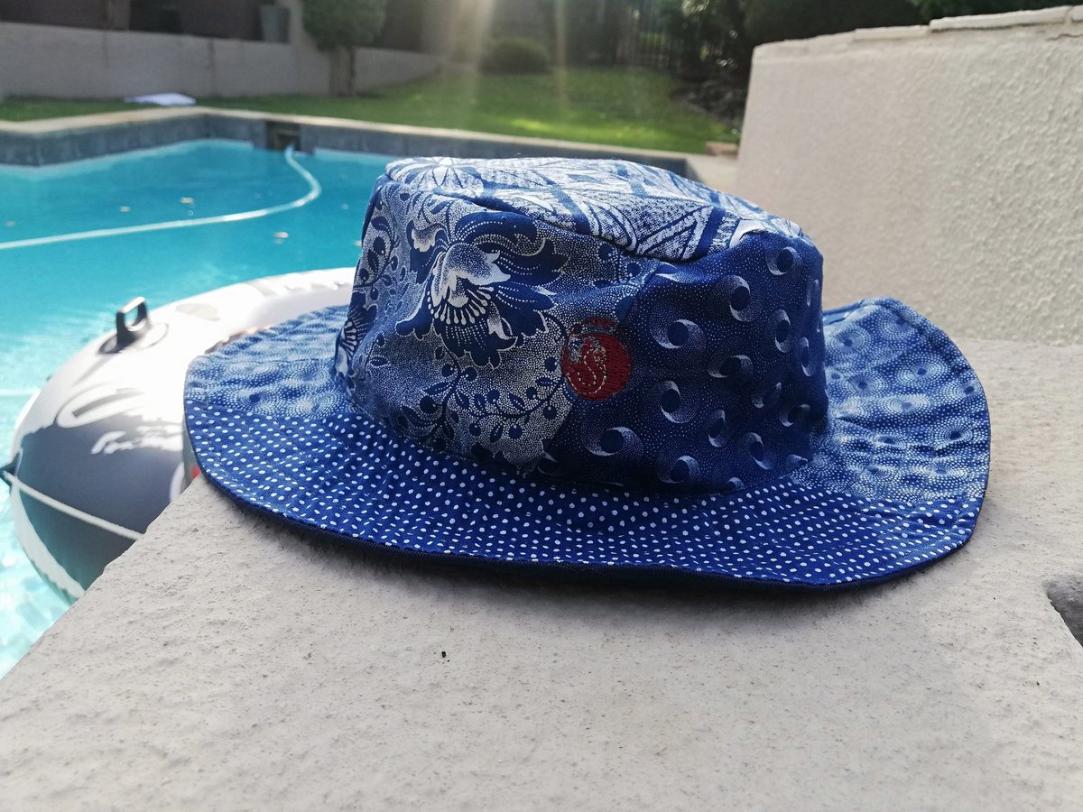 1_4RipnSew's tweet photo. Bo Rakgadi see us as rebellious, we are just a collage of different influences in the modern day.

#seshweshwe patchwork bucket hat @ R180.00

#3catsfabric
#bucket
#ripnsew https://t.co/MEvpklJFah