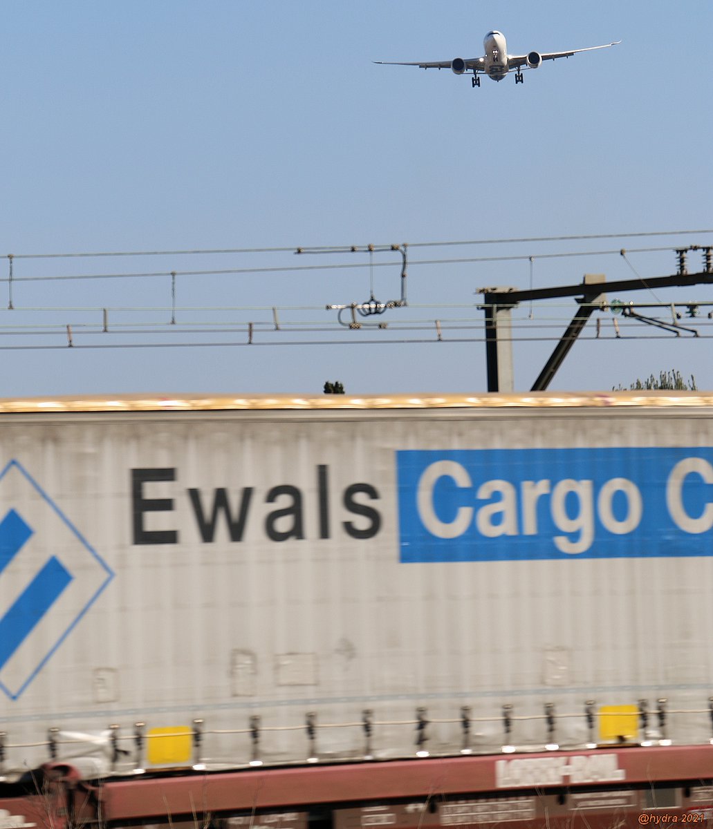 hydra_66's tweet photo. plate-forme multimodale avec l'#A330neo
au #CentreDuMonde🚉 #Perpignan #Cargo #Ewals
⚠️info non garantie, @journalaviation 😇 https://t.co/DmGfIHQPwH