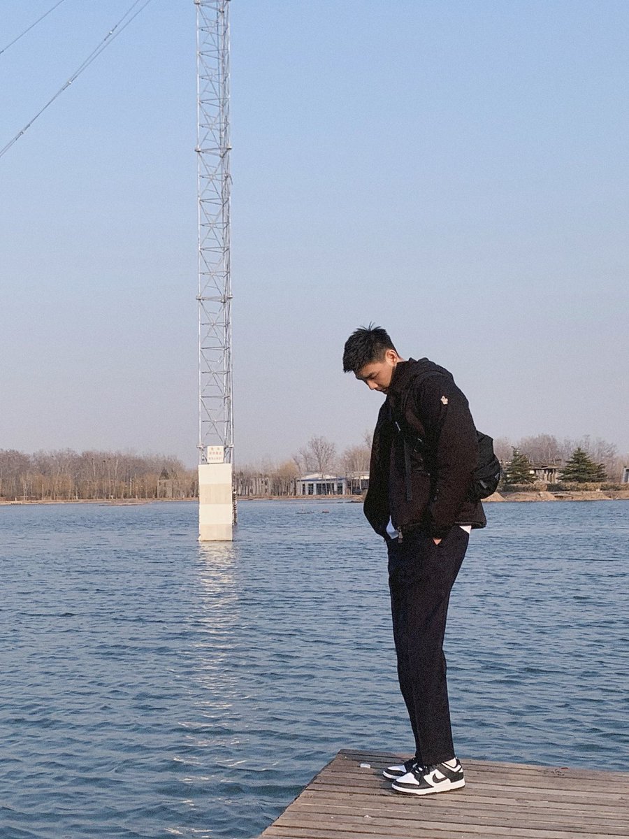 blue_waii's tweet photo. #OOTD 是湖不是海～ https://t.co/VUsPOxbEpT
