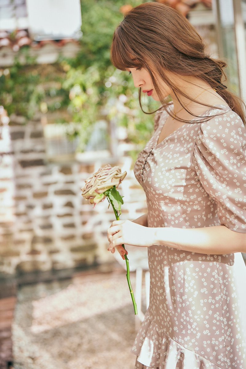 Lip Floral-printed Midi Dress