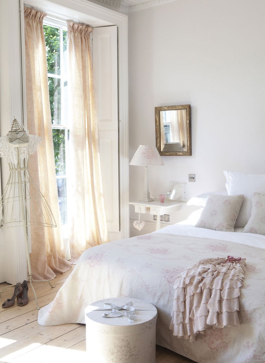 FabricsPapers's tweet image. Our favourite ways to style blush pink in interiors for both modern and vintage looks bit.ly/blush-pink-roo… #InteriorDesign #PinkHome #Decor #ColourOfTheDay