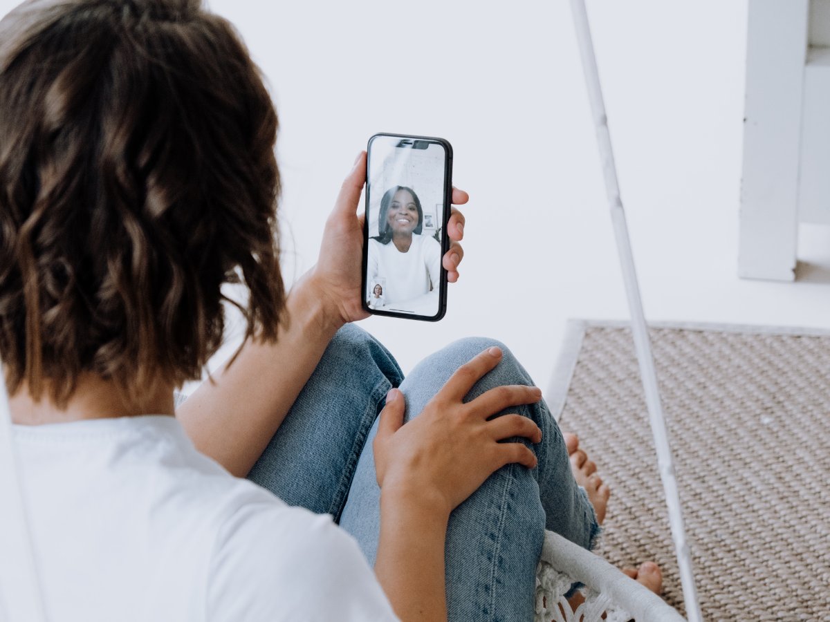 Need some help to feel connected to your loved ones? 👭 Take a look at our top 7 fun (&amp; free) ways to hang out with your friends virtually! 💻

Click the link in our bio to read our blog 'Best Animal Livestreams' 

#ThiIsFreshLife #BeWellbeingProgramme #Be #BeSocial