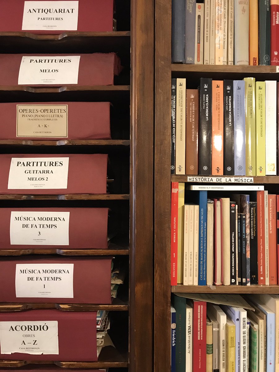 jorgecarrion21's tweet photo. Extraño pero cierto: nunca había entrado en Casa Beethoven, librería de música y tienda de partituras en la Rambla de Barcelona. Esta ciudad no se acaba nunca. https://t.co/nPYcs0XQ8m