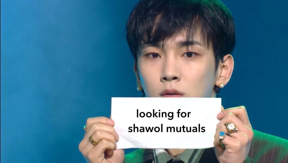 SHINeePearlAqua's tweet photo. I realized that new shawols in twitter gained more than +500 followers in just 3-4days and I’m here since about 6-7 month ago and i have 300 followers🤣
@SHINee #SHINee https://t.co/yhBw3BJDl8