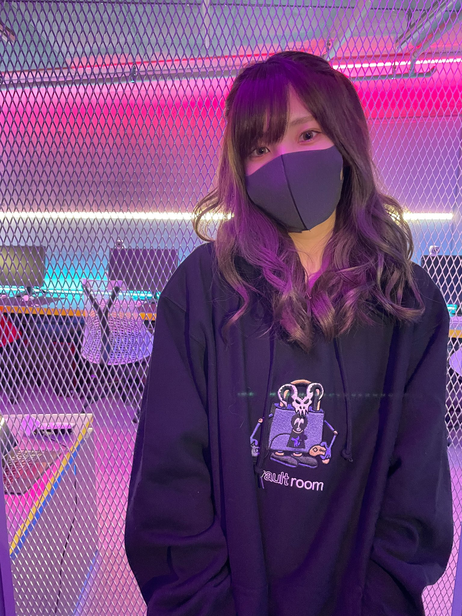 通販 人気】 vaultroom vaultroom × tokyovitamin HOODIE Mサイズ