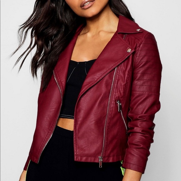 marlenabegier's tweet photo. So good I had to share! Check out all the items I'm loving on @Poshmarkapp #poshmark #fashion #style #shopmycloset #boohoo #shoeaffair #nike: https://t.co/SONJBQZS2r https://t.co/5YEytmxJbD