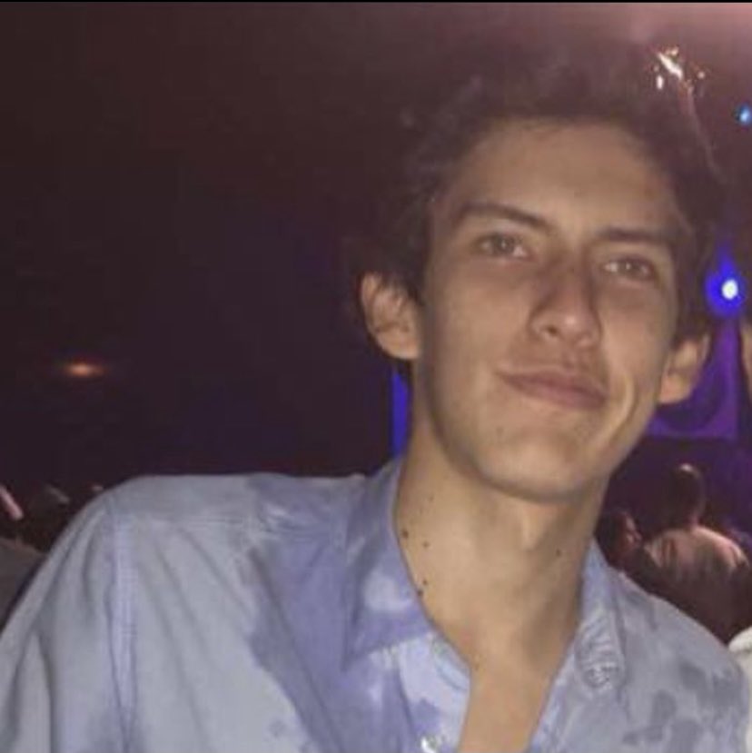 Alecavero_08's tweet photo. Él es Christian Schambaher, alumno ulima que violó y abusó sexualmente de dos amigas de mi promoción en estado de inconsciencia. Que se haga viral su foto, que la gente sepa lo que es. https://t.co/daSwF4Mm9f