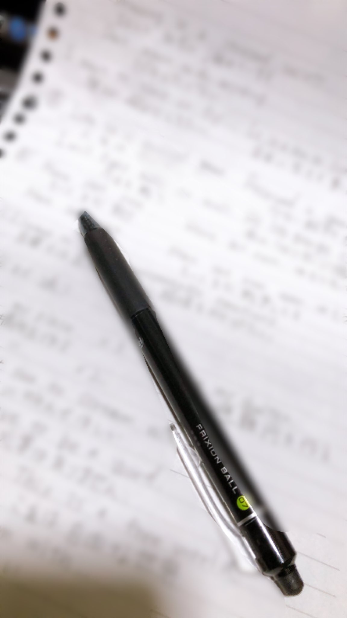 Miyu Greed Five Egg S 作詞なう 歌詞を書く時は紙とペン派です パソコン に打ち込んで書いていた時期もありますがパソコンだと中々出てこなくなっちゃう 不思議 T Co Curimi1yen Twitter