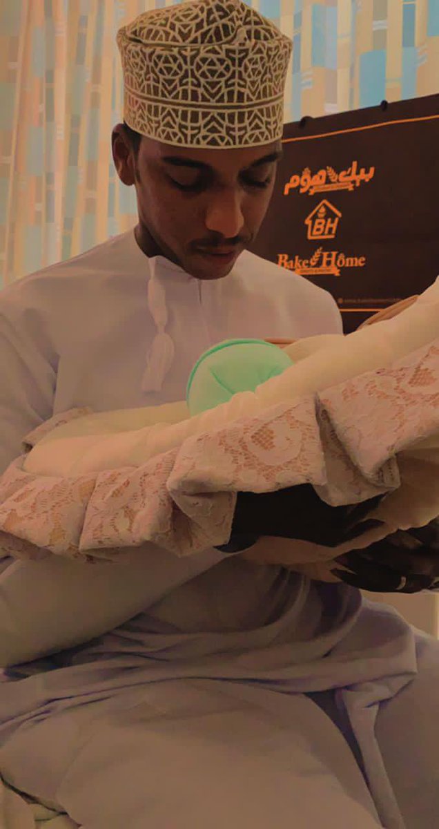 "الحمدلله الذي بنعمته تتم الصالحات"

رزقني الله بأول (بمولود) أسال الله أن يبارك فيه وأن يرزقني بره وأن يجعله من عباده الصالحين ومن حفظة كتابه الكريم. 👼🏼✌🏼

#عبدالعزيز 💚
8/3/2021