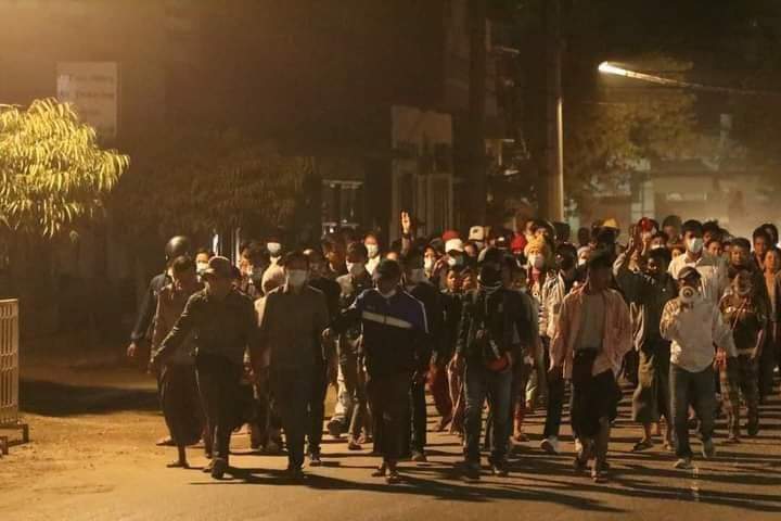 Nyaung U Town, Mandalay Region, people against military dictatorship protested  early in the morning before the sun rises.

JUNTA BESIEGING

#WhatsHappeningInMyanmar
#Mar10Coup
©®mizzima