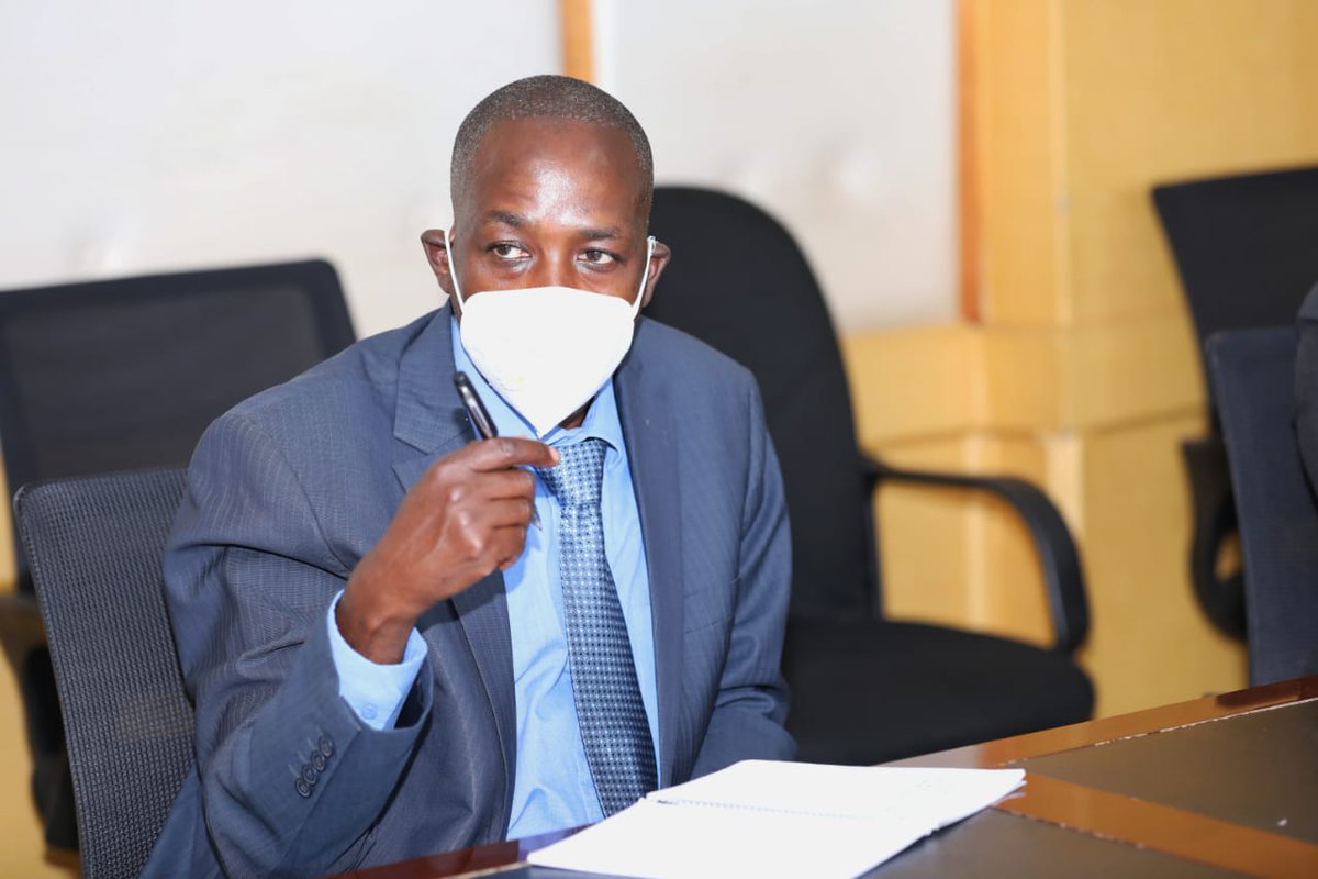 Lands_Kenya's tweet photo. In the meeting, held at Ardhi House in Nairobi, Hon. Mwiru expressed his satisfaction with the progress made and commended the team for working towards creating a road map that will guide the public on the conversion of title deeds. #TitleDeedConversion https://t.co/YDXngWZ8t0