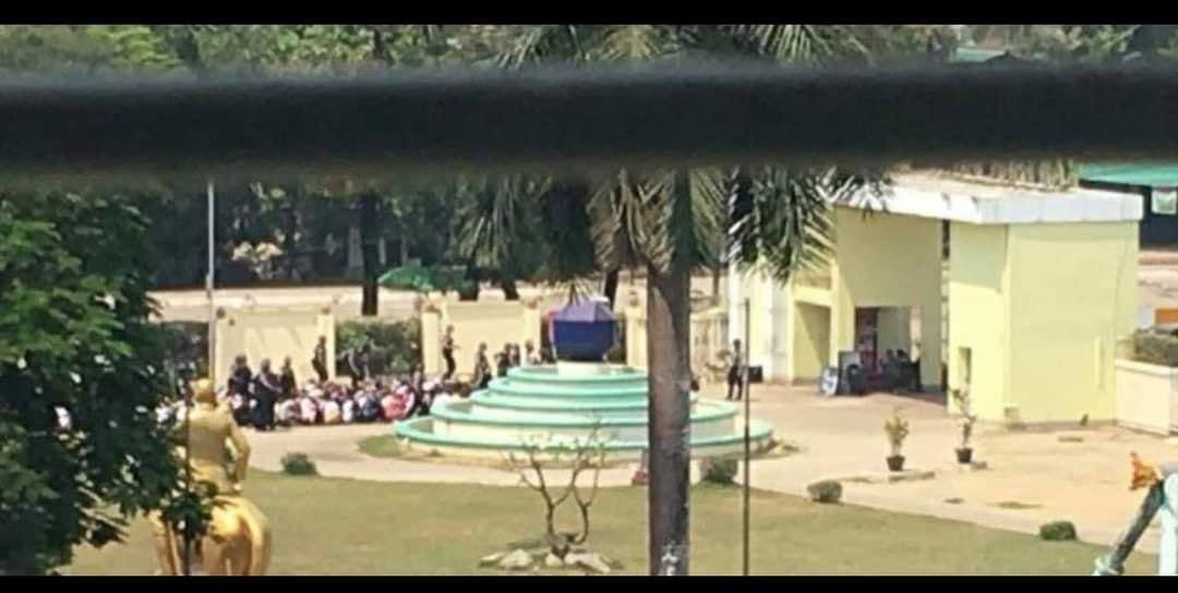 cape_diamond's tweet photo. #YANGON at least 200 (most of them are women and youths) arrested and several injuries during the anti-coup protest crackdown in North Okkalapa now. 

Roads to the site being blocked and situation is getting worse. 

Photo - Protesters held at the park. 

#WhatsHappeningInMyanmar https://t.co/0hbHh4DjZT