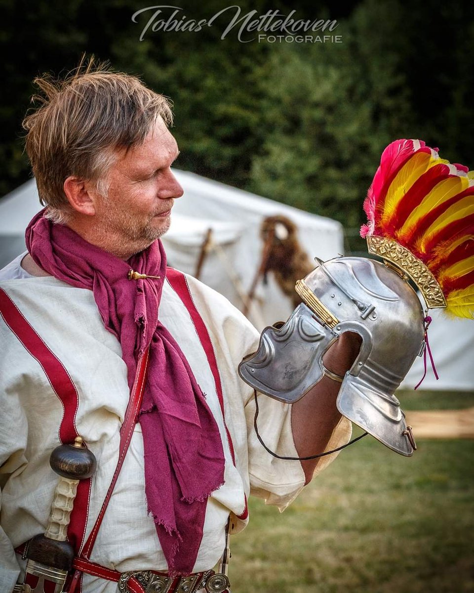 Praefectvs_Prae's tweet photo. 🌺🌺FELIX DIES NATALIS🌺🌺
🌿TITVS FLAVIVS ERINACEVS CENTVRIO LEG XXII PPF🌿
#familiapoppaea #valeria #livinghistory #reenactment #LEGIOXXIIPPF #CENTVRIO #FEDERN #bestfamily #verdient #ZUSAMMENARBEIT #immerlächelnundwinken #Treverorum #happyFamiliaPoppaea #AugustaTreverorum https://t.co/OTegK87iyI