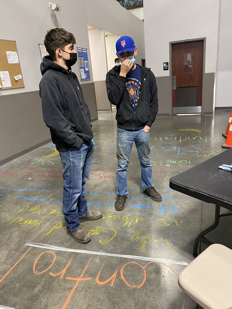 Safety Tip Tuesday ( Lifting,Carrying &amp; Lowering)@LamgoJerre @jeffhodges_ups <a href="/waringlester/">Waring Lester</a> <a href="/KenJohn77174761/">Ken Johnson</a> <a href="/STakherSafety/">Sonny Takher</a> <a href="/RubenSafetyDM/">Ruben Rodriguez Jr</a> <a href="/CharlieBeswick/">Charlie Beswick</a> <a href="/UPS_DenverHub/">Phil Hawkins</a> <a href="/UPSers/">UPSers</a> <a href="/AuroraNoonday/">Aurora Noonday CHSP</a> <a href="/AuroraPreload/">AuroraPreload</a> <a href="/SmokyHillSafety/">Smoky Hill Safety 8007</a> <a href="/aurora_ups/">UPS Brighton</a> <a href="/ExperienceUPS/">Experience UPS</a> <a href="/ups_Heroes/">UPS Heroes</a>