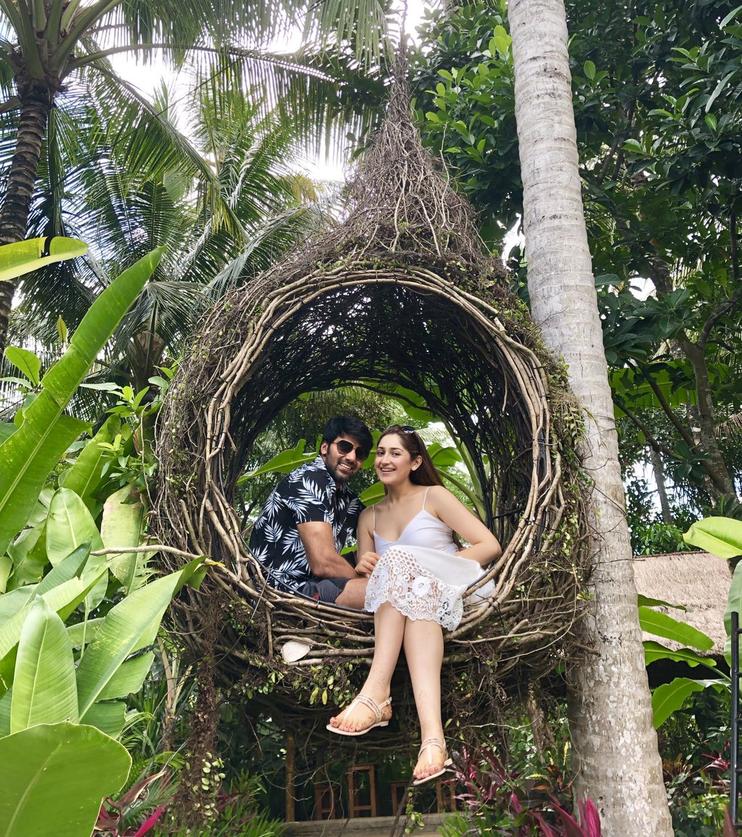 arya_offl's tweet image. Thank you for making every day the best of my life 😍😍🤗😘😘😘 Happy anniversary my wifey 😍😍🤗🤗 @sayyeshaa