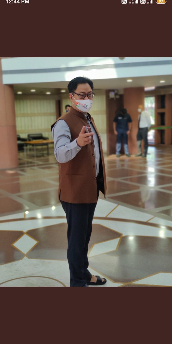 iam_Tyagi_'s tweet photo. @payalmehta100 @KirenRijiju तू खींच मेरी फोटो
 तू खींच मेरी फोटो ।। https://t.co/6U8lyCeehF