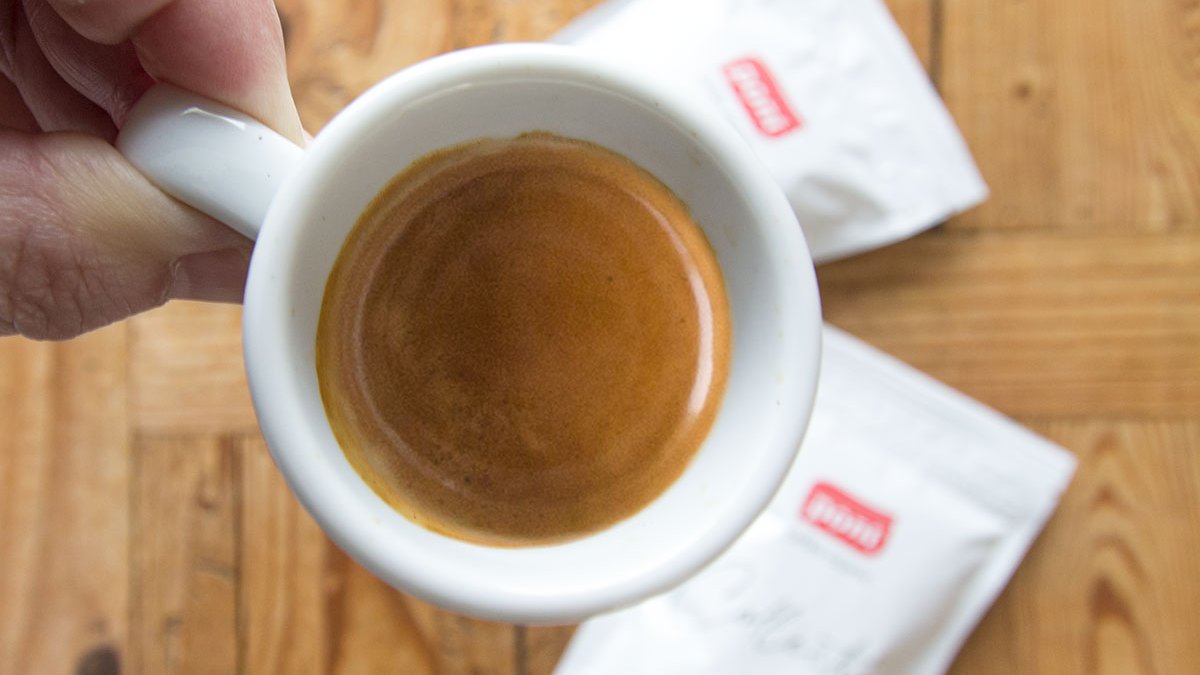 cafespont's tweet photo. Bon dia, cafeters! El nostre cafè d'avui té notes de cereals, xocolata i fruits secs. ☕️😋
Com és el vostre?
#Collection52Pont #PontCollection
#Bondia #espresso #desdecasa https://t.co/ympcqRKEPn