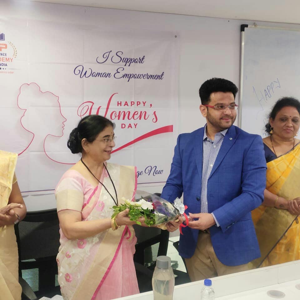 SPFinanceAcad's tweet photo. Empowering a Women is giving Unbreakable strength to the society.
.
.
for enquiry please give a missed call on -
7777970101 / 7777 98 4646
.
.
.
#SPFinanceacademy #womenempowerment #womensupportingwomen #people #wealth #academy #career #reality #knowledge #learn #womensday https://t.co/P4DFYzyZuU