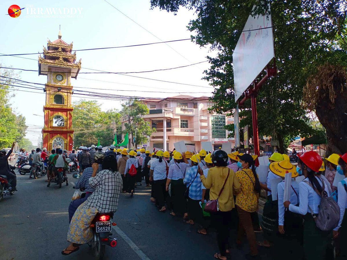 Over 1,000 anti-military regime protesters, including civil servants participating in the civil disobedience movement and young activists, marched around Thanlyin Township in #Yangon on Wednesday. 
#WhatishappeninginMyamar 
#RejectMilitaryCoup