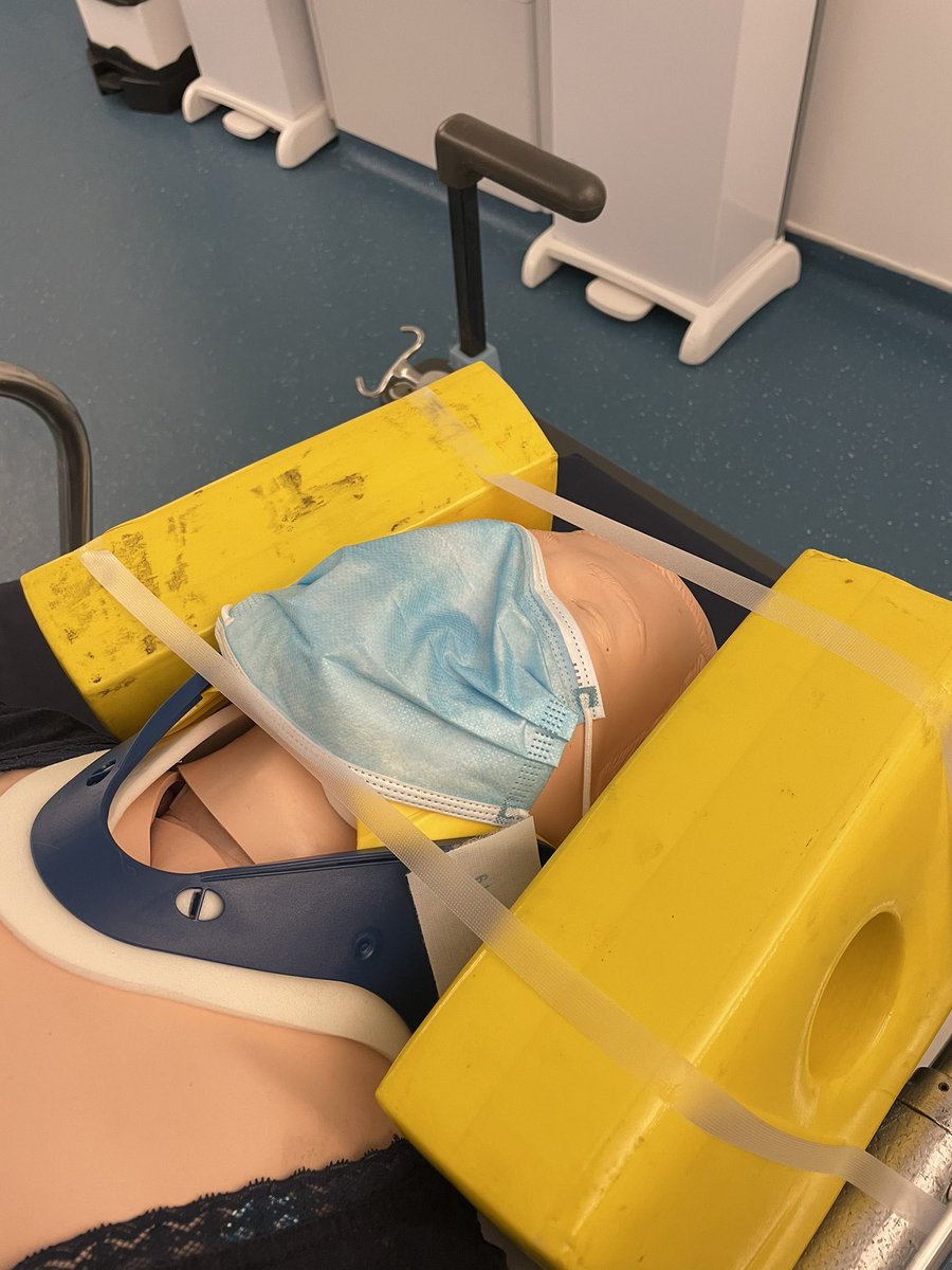 CarolineHughes1's tweet photo. Trauma training in ED @EdinburghEM today. @traumasoutheast @ScotTraumaNwk Some skills and drills and a healthy dose of sim. #EDucation #knowyourkit https://t.co/LkJcR5Ga62