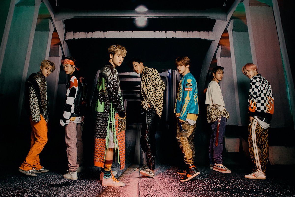 pearlnquartz's tweet photo. an hour more before wayv kick back! 💚

#WayV_Kick_Back #WayV의_킥백
#WayV #WeiShenV #威神V https://t.co/u3y4VQPm0w